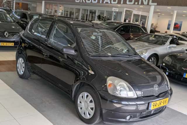 Toyota Yaris (2002) thumbnail 1