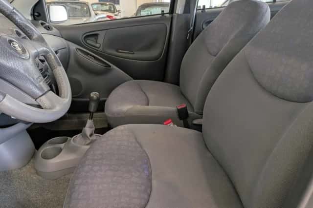 Toyota Yaris (2002) thumbnail 6