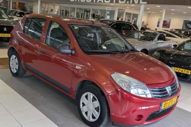 Dacia Sandero (2009) thumbnail 1