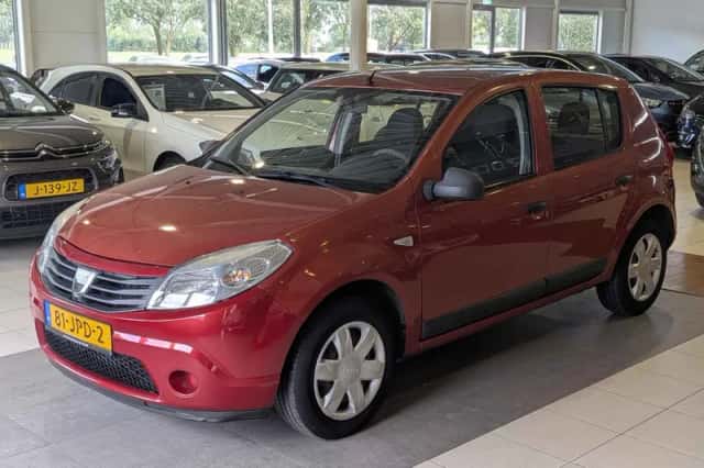 Dacia Sandero (2009) thumbnail 2