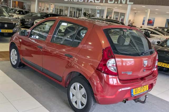 Dacia Sandero (2009) thumbnail 3