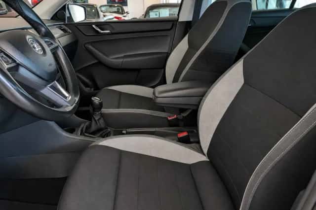 Škoda Rapid (2016) thumbnail 6