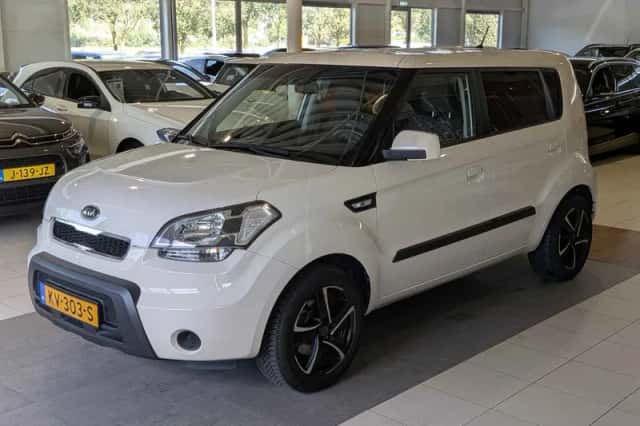 Kia Soul (2009) thumbnail 2