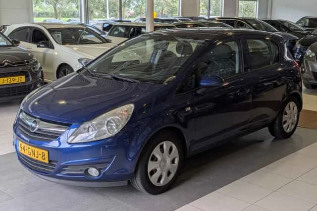 Opel Corsa (2008) thumbnail 2