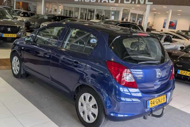 Opel Corsa (2008) thumbnail 3