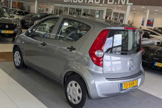Opel Agila (2011) thumbnail 3