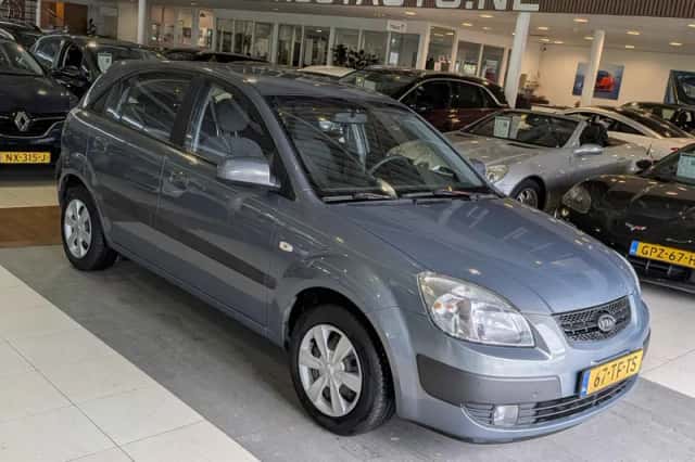 Kia Rio (2006) thumbnail 1