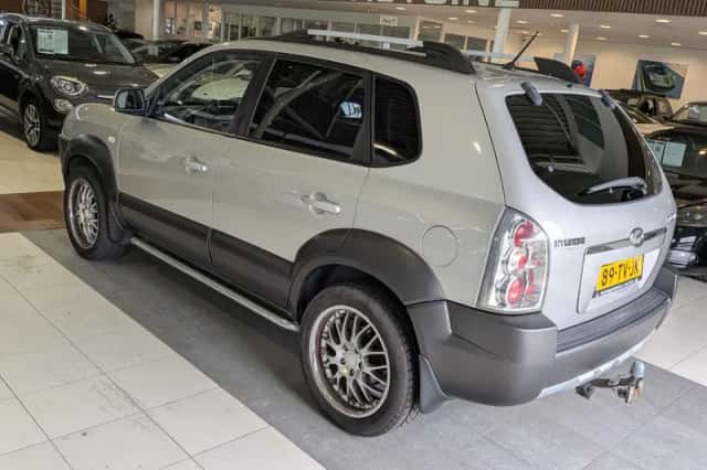 Hyundai Tucson (2007) thumbnail 3