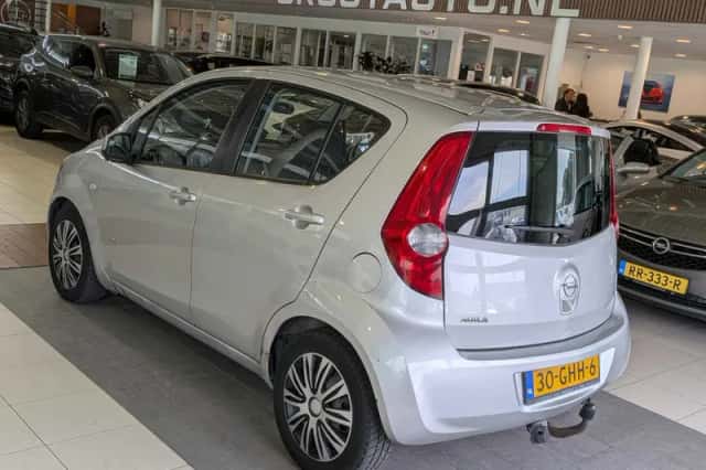 Opel Agila (2008) thumbnail 3
