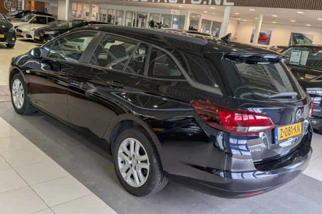 Opel Astra (2019) thumbnail 3
