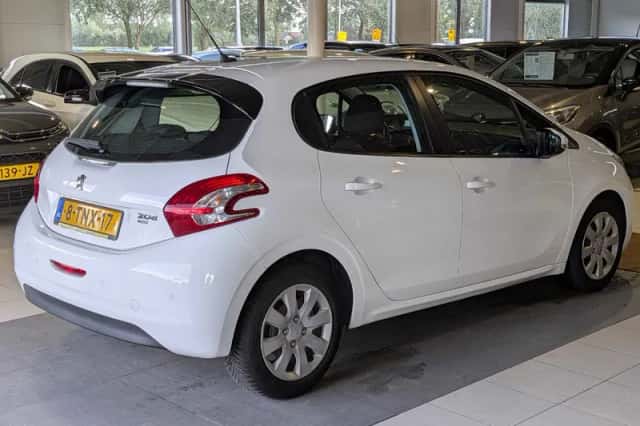 Peugeot 208 (2014) thumbnail 4