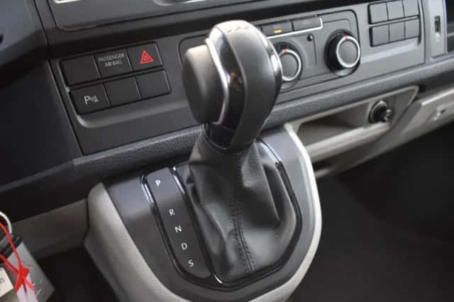 Volkswagen Transporter (2020) thumbnail 24