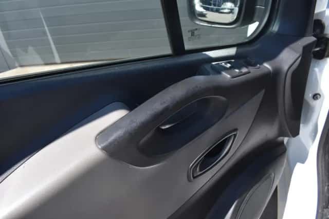 Renault Trafic (2015) thumbnail 10