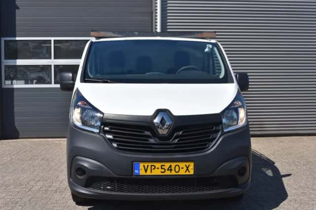 Renault Trafic (2015) thumbnail 6