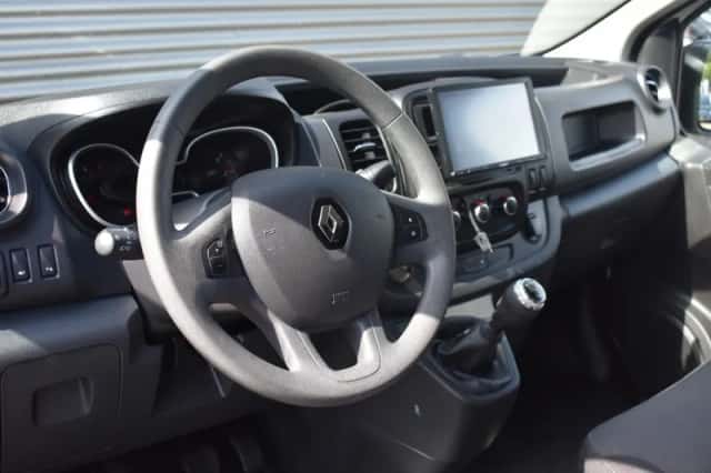 Renault Trafic (2021) thumbnail 16