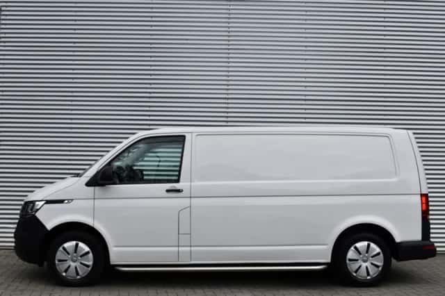 Volkswagen Transporter (2022) thumbnail 2