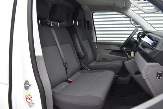 Volkswagen Transporter (2022) thumbnail 18
