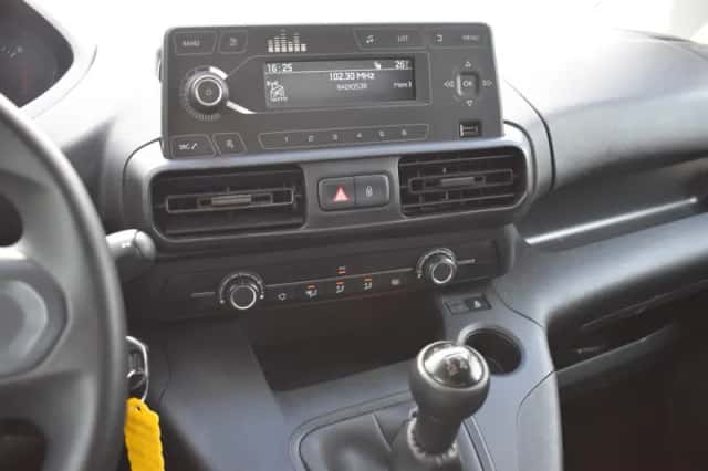 Peugeot Partner (2021) thumbnail 24