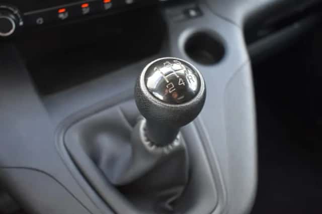 Peugeot Partner (2021) thumbnail 25