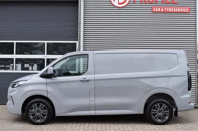 Ford Transit Custom (2025) thumbnail 2
