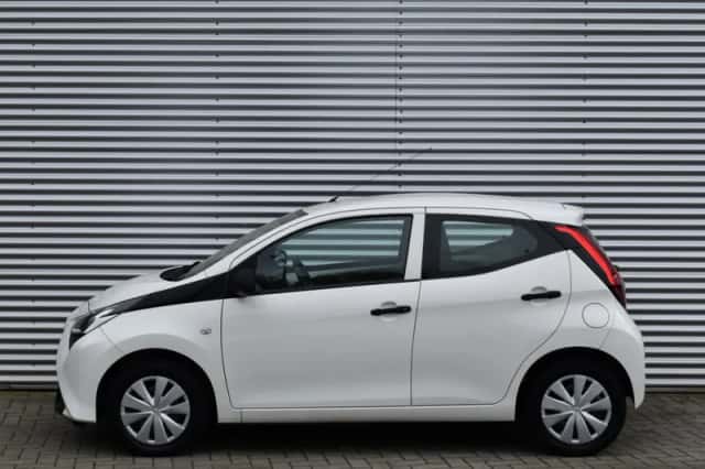 Toyota Aygo (2019) thumbnail 2