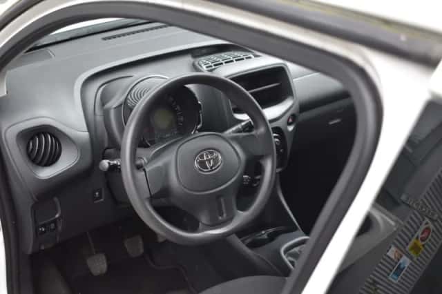 Toyota Aygo (2019) thumbnail 13