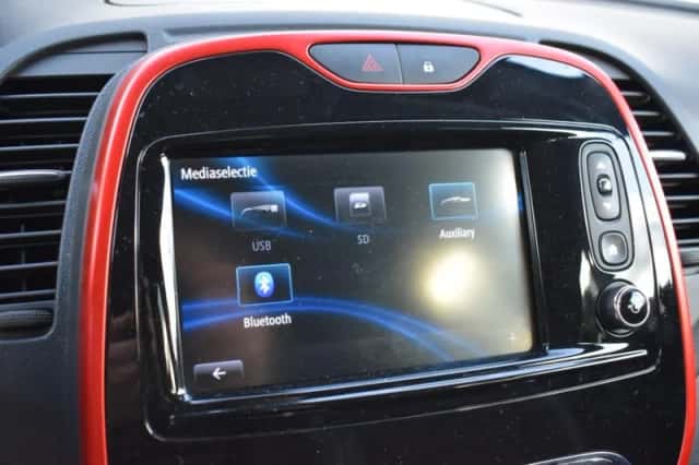 Renault Captur (2017) thumbnail 33