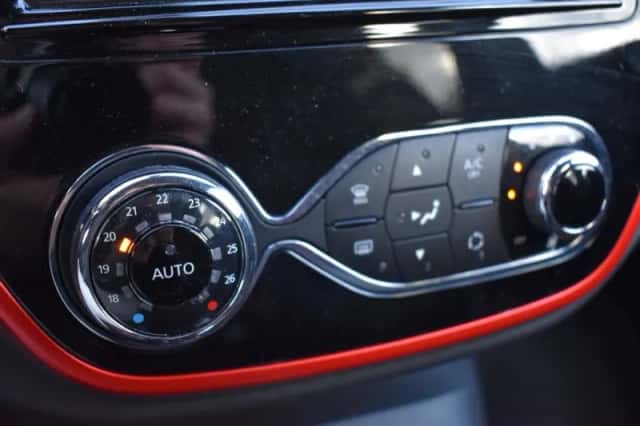 Renault Captur (2017) thumbnail 34