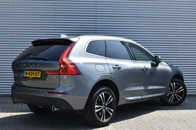 Volvo XC60 (2019) thumbnail 3