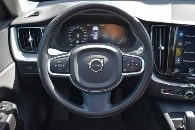 Volvo XC60 (2019) thumbnail 23