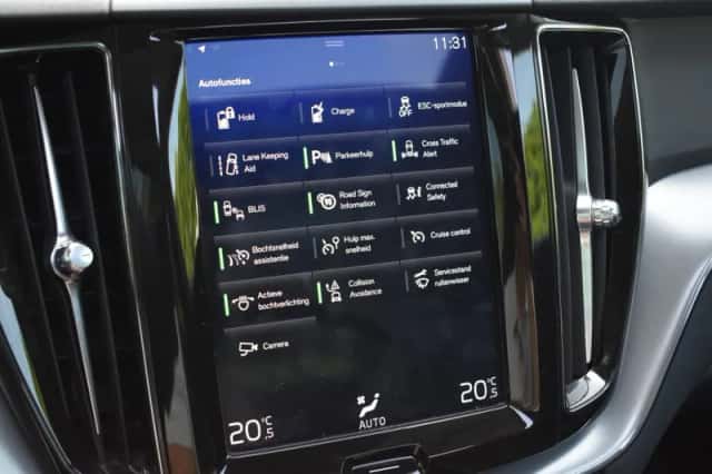 Volvo XC60 (2019) thumbnail 31