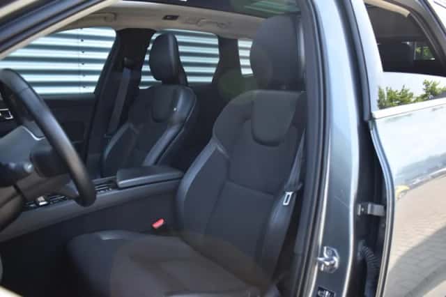 Volvo XC60 (2019) thumbnail 38