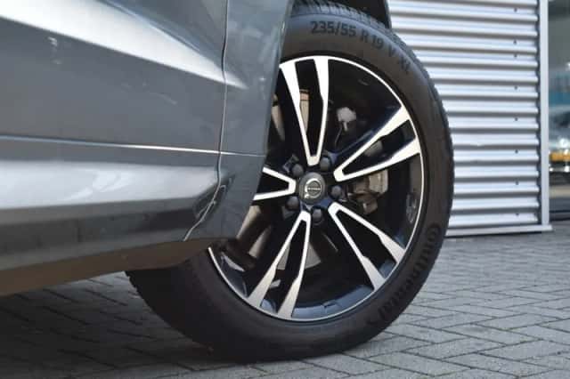 Volvo XC60 (2019) thumbnail 10