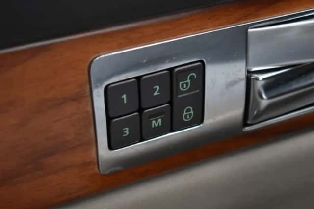Land Rover Range Rover Sport (2010) thumbnail 21