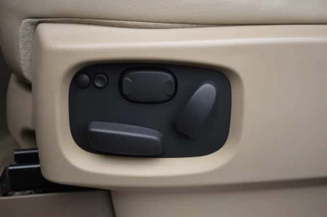 Land Rover Range Rover Sport (2010) thumbnail 25