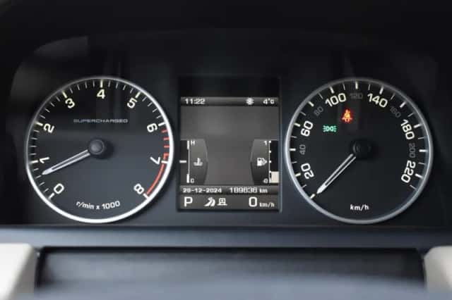Land Rover Range Rover Sport (2010) thumbnail 32