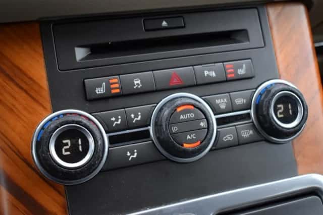 Land Rover Range Rover Sport (2010) thumbnail 38