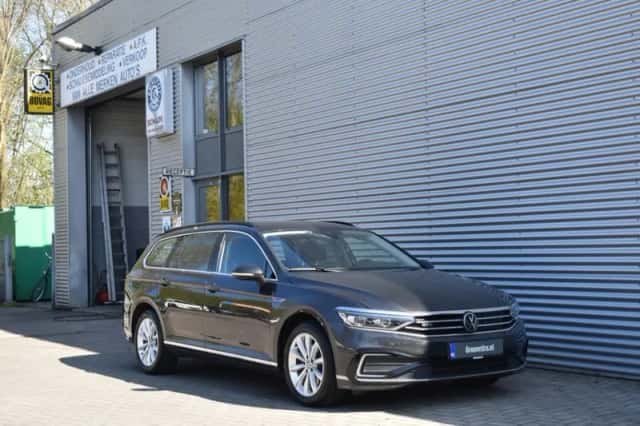 Volkswagen Passat (2021) thumbnail 11