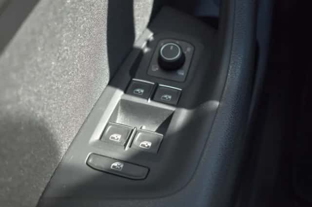 Volkswagen Passat (2021) thumbnail 15