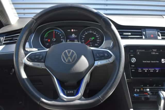 Volkswagen Passat (2021) thumbnail 22