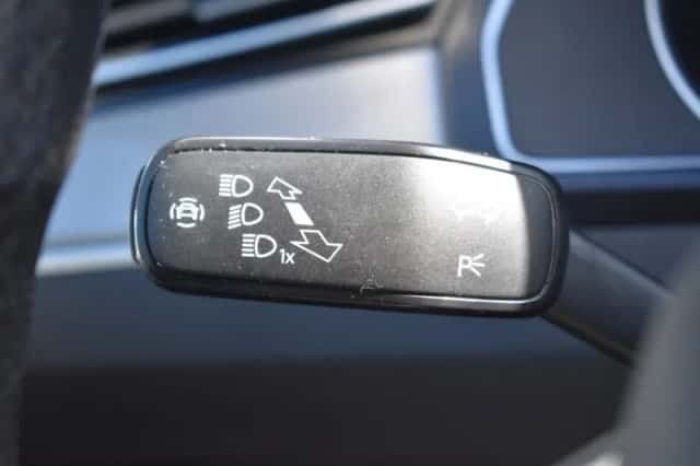 Volkswagen Passat (2021) thumbnail 23