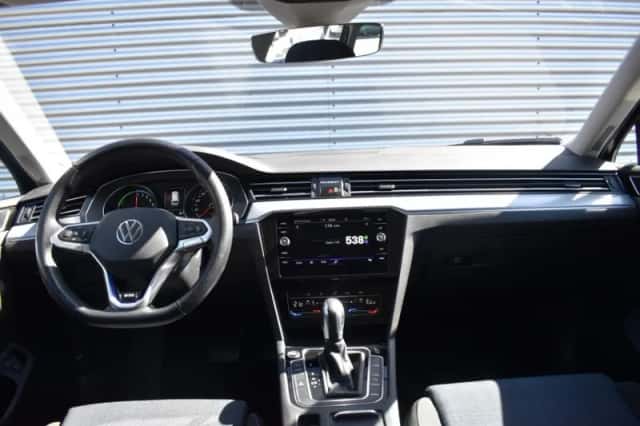 Volkswagen Passat (2021) thumbnail 30