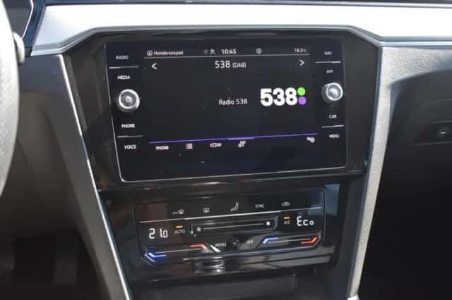 Volkswagen Passat (2021) thumbnail 31