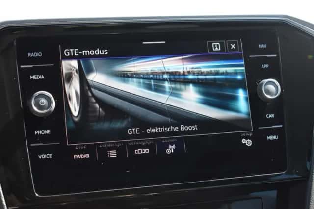 Volkswagen Passat (2021) thumbnail 41