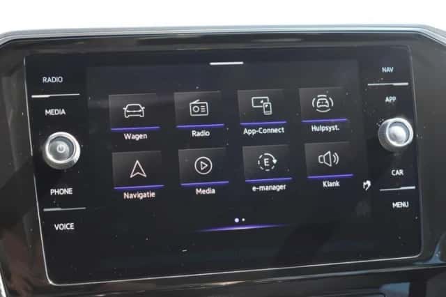 Volkswagen Passat (2021) thumbnail 47