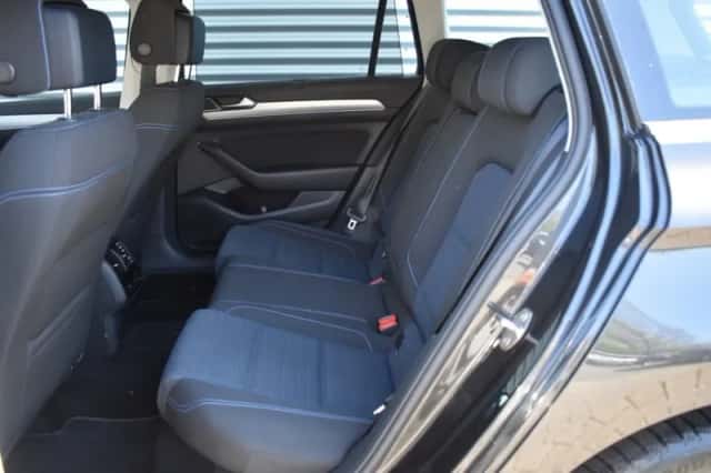 Volkswagen Passat (2021) thumbnail 48