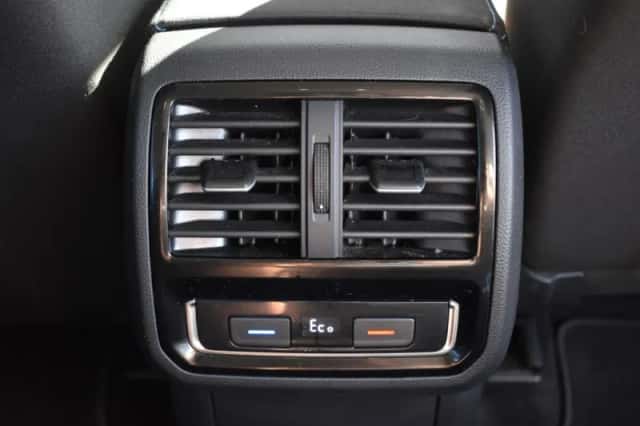 Volkswagen Passat (2021) thumbnail 50