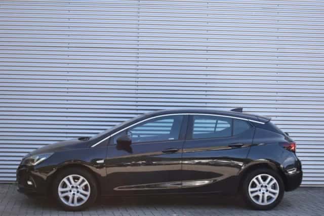 Opel Astra (2016) thumbnail 2