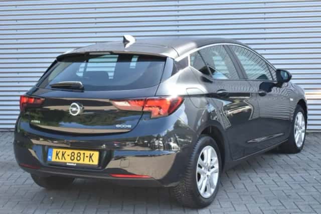 Opel Astra (2016) thumbnail 3