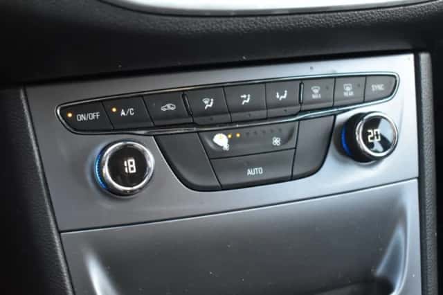 Opel Astra (2016) thumbnail 31